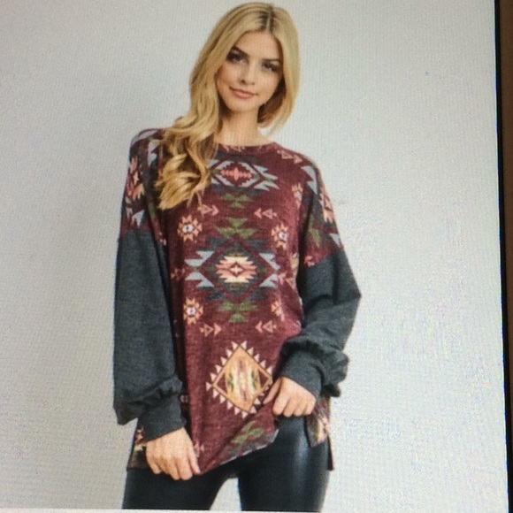 Wine ethnic print top. - Picture 3 of 9